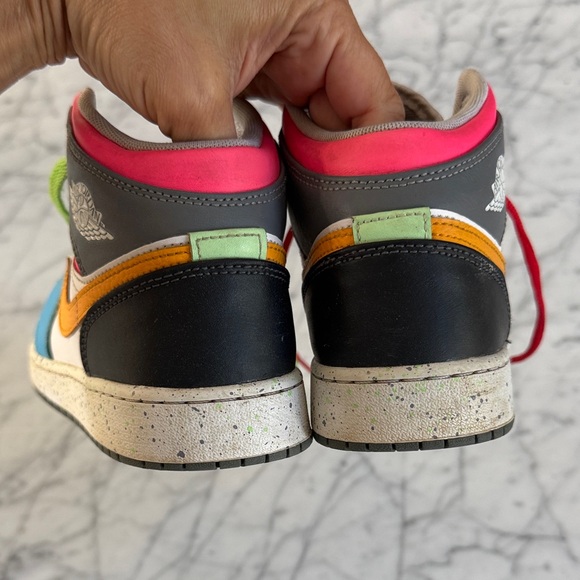 Nike Air Jordan 1 Mid Multi-Color Sneaker Sz 5.5 - Picture 4 of 8